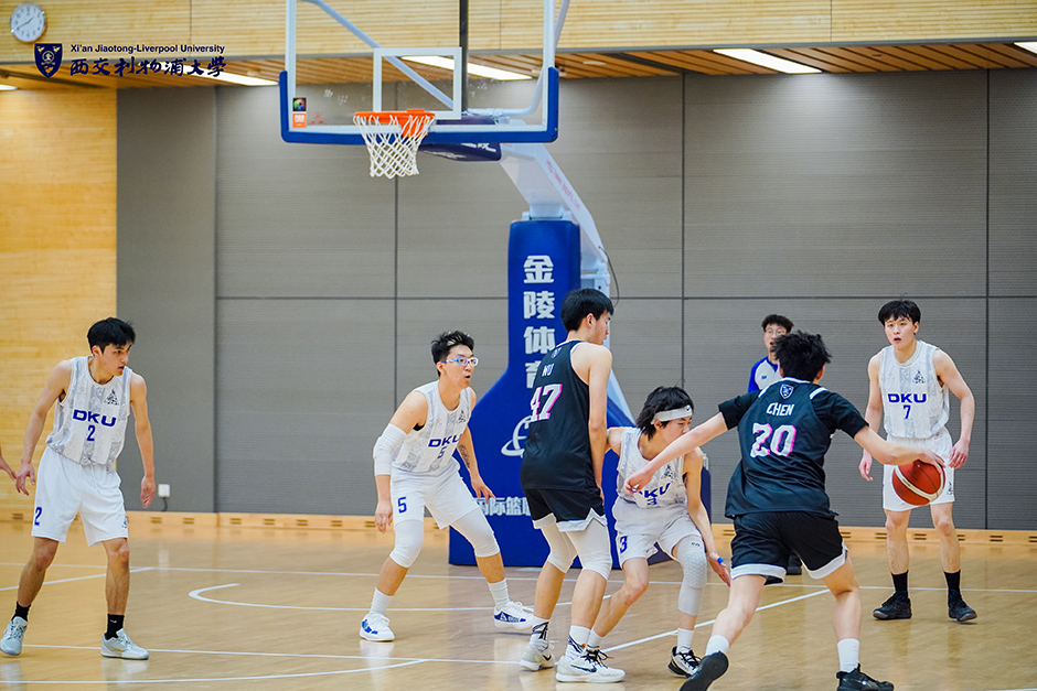 鲍曼：不关心诺伊尔是否重返德国队；人们似乎不尊重他的决定